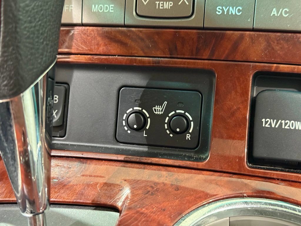 Used 2013 Toyota Highlander Limited AWD/4WD image 31