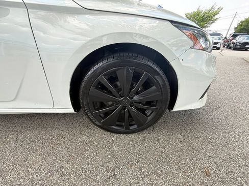 Used 2019 Nissan Altima 2.5 SR FWD image 30