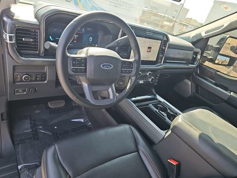 Used 2025 Ford F250 Lariat w/ Lariat Ultimate Package AWD/4WD image 15