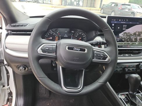Used 2025 Jeep Compass Limited AWD/4WD image 18