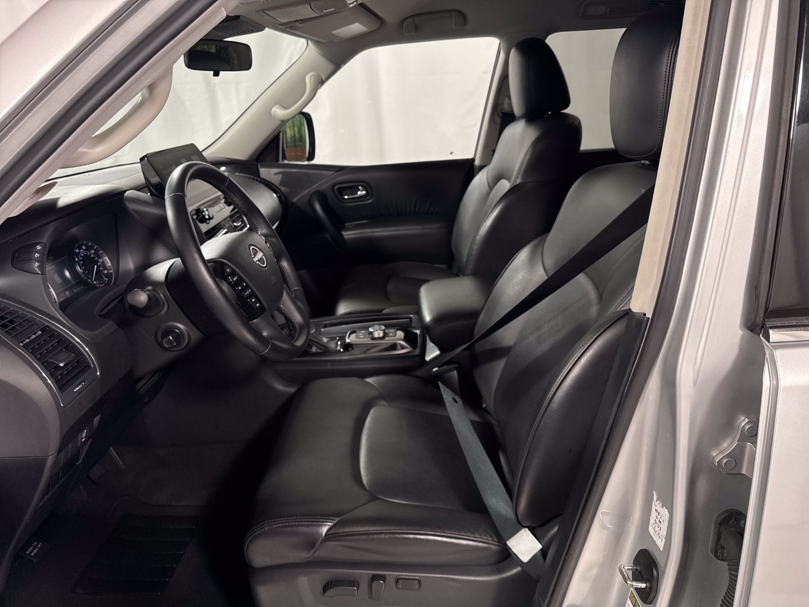 Used 2021 Nissan Armada SV AWD/4WD image 3