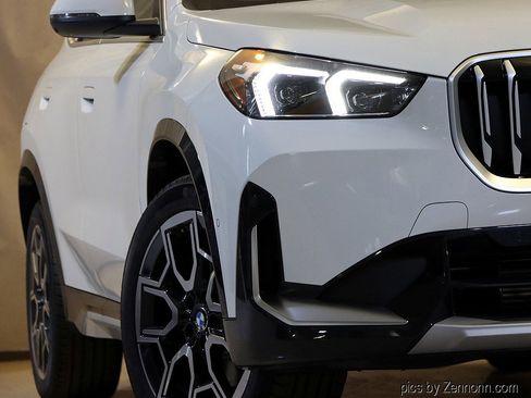 Used 2026 BMW X1 xDrive28i image 5