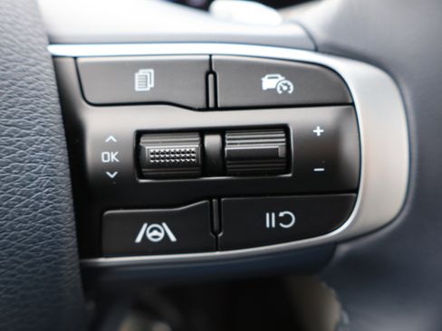 Certified 2025 Kia Sportage EX w/ EX Premium Package image 18