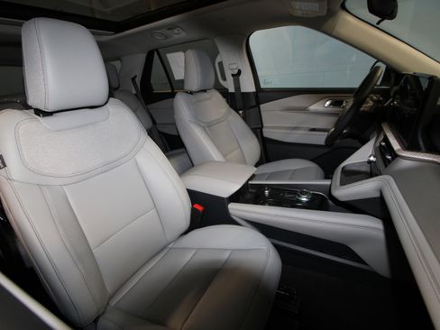 New 2026 Ford Explorer Active w/ Active Comfort Package image 21