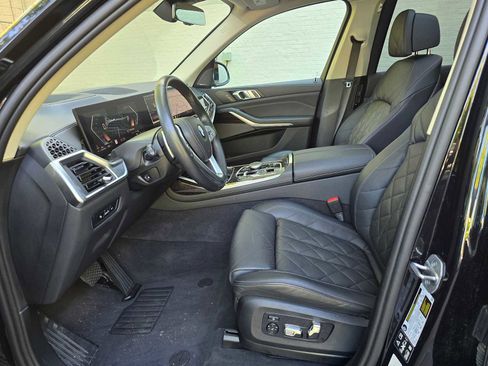 Used 2025 BMW X7 xDrive40i AWD/4WD image 21
