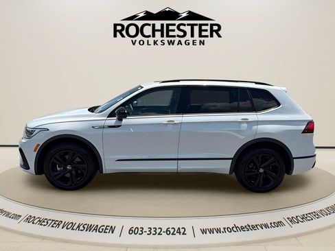 Used 2023 Volkswagen Tiguan SE R-Line AWD/4WD image 3