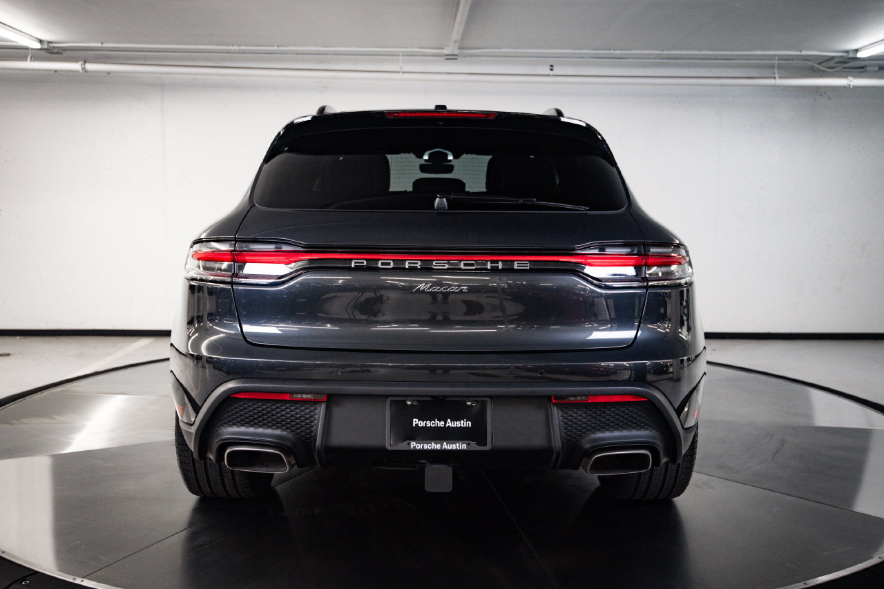 Certified 2026 Porsche Macan AWD/4WD image 6