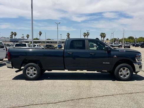 New 2026 RAM 2500 Big Horn AWD/4WD image 9