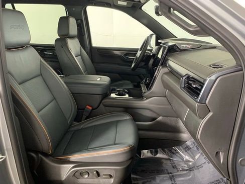 Used 2025 GMC Yukon AT4 w/ AT4 Premium Package image 24