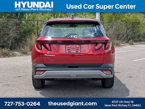 Used 2025 Hyundai Tucson SE FWD image 4