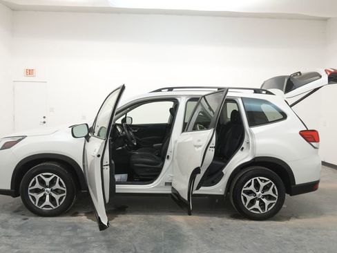 Used 2024 Subaru Forester Premium image 27