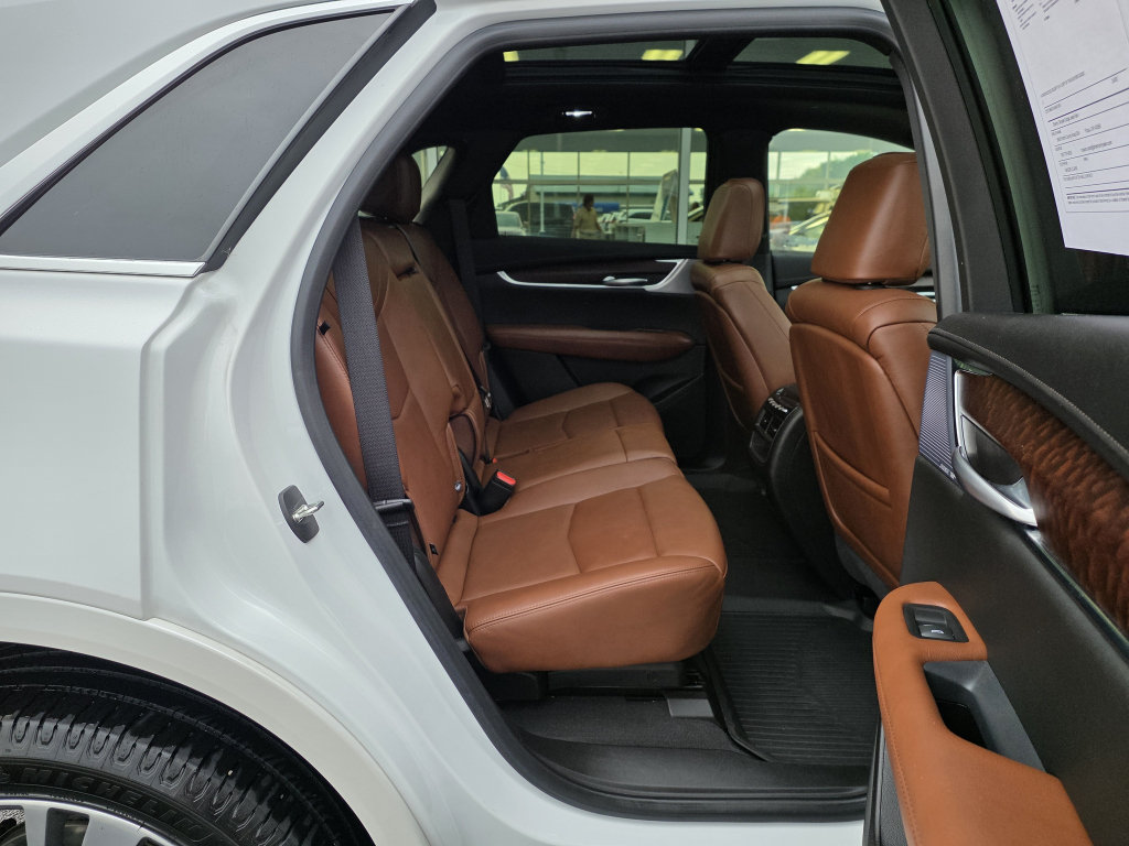 Used 2023 Cadillac XT5 Premium Luxury w/ Technology Package AWD/4WD image 50