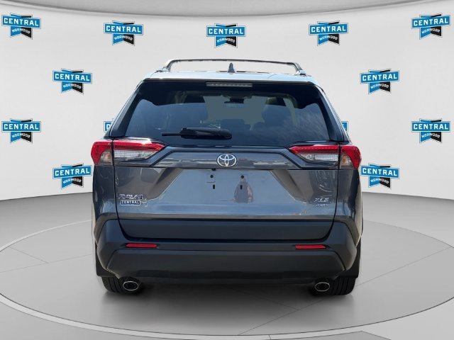 Used 2021 Toyota RAV4 XLE Premium AWD/4WD image 4