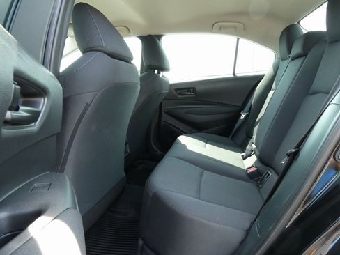 Used 2022 Toyota Corolla LE image 16