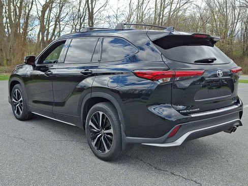 Used 2022 Toyota Highlander XSE image 4