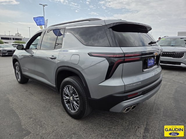 Used 2026 Chevrolet Traverse LT FWD image 5