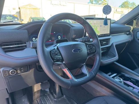 Used 2025 Ford Explorer ST-Line image 12