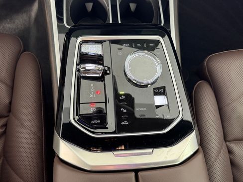 Used 2023 BMW 740i RWD image 16