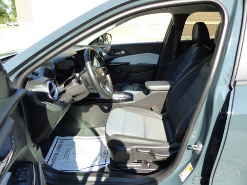 Used 2026 Chevrolet Trax LT w/ Driver Confidence Package FWD image 20