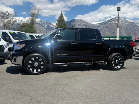 Used 2011 Toyota Tundra 4x4 CrewMax w/ Tow Pkg image 32