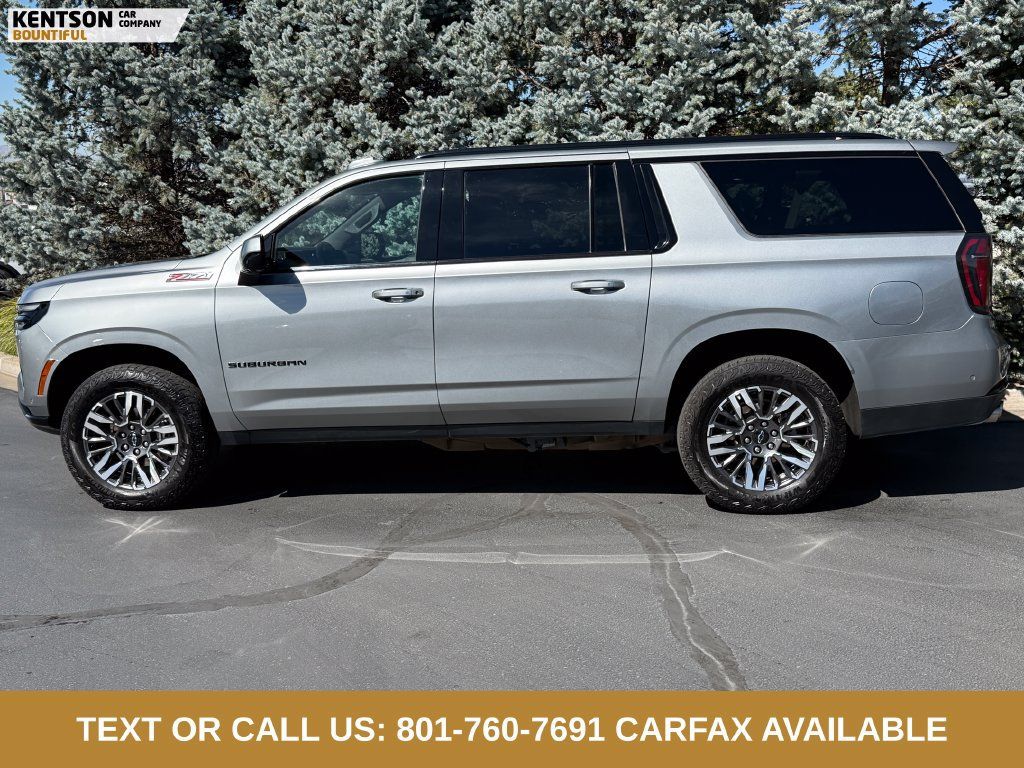 Used 2025 Chevrolet Suburban Z71 AWD/4WD image 4