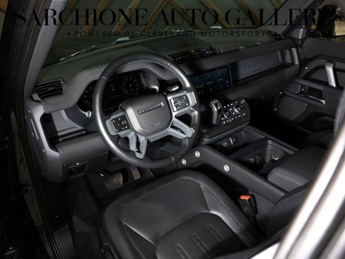 Used 2022 Land Rover Defender 90 X-Dynamic S image 33