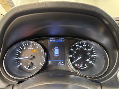 Used 2018 Nissan Rogue SV image 31