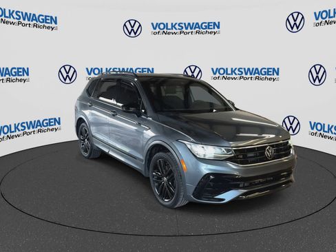 Used 2022 Volkswagen Tiguan SE R-Line FWD image 2