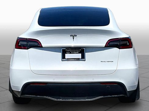 Used 2022 Tesla Model Y Long Range AWD/4WD image 5