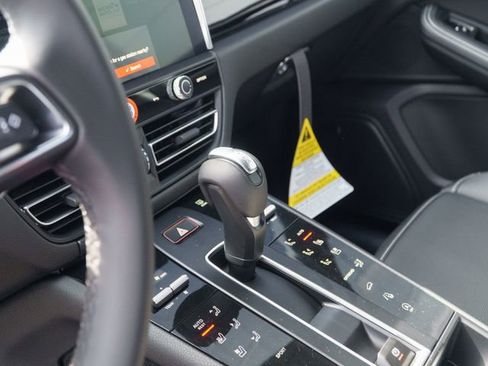 New 2026 Porsche Macan image 26