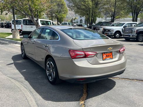 Used 2022 Chevrolet Malibu LT FWD image 13