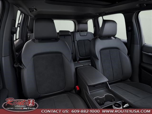New 2026 Jeep Grand Cherokee Altitude AWD/4WD image 17