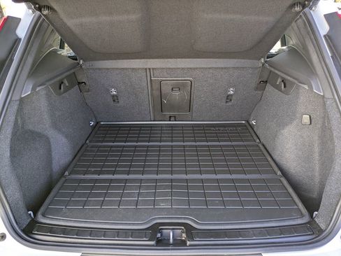 Certified 2023 Volvo XC40 B5 Plus w/ Driver Assist Package image 13