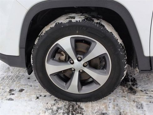 Used 2020 Jeep Cherokee Limited image 10