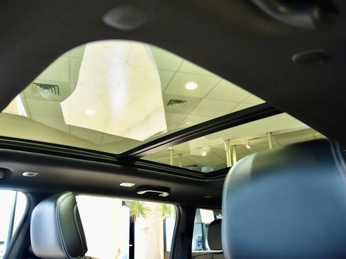 Used 2023 Jeep Grand Cherokee Overland image 19