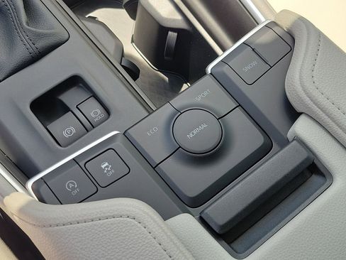 New 2026 Toyota Grand Highlander XLE FWD image 28