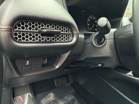 Certified 2025 Honda HR-V Sport image 31