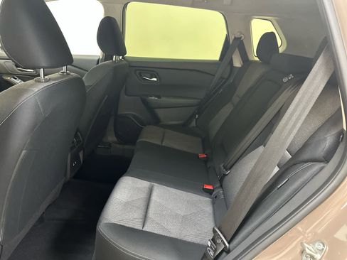 Certified 2024 Nissan Rogue SV image 18