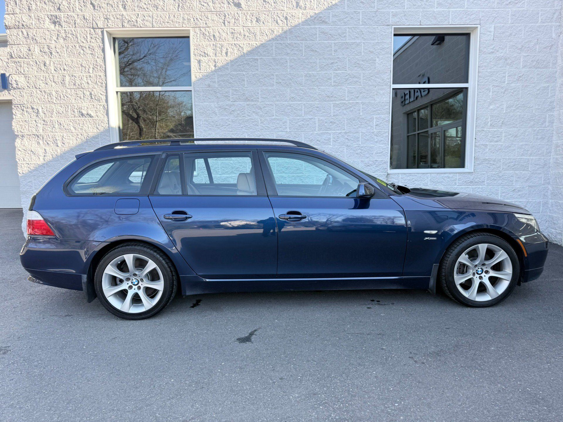 Used 2009 BMW 535i xDrive Wagon AWD/4WD image 30