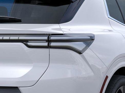 New 2025 Chevrolet Equinox EV LT w/ Convenience Package II image 11