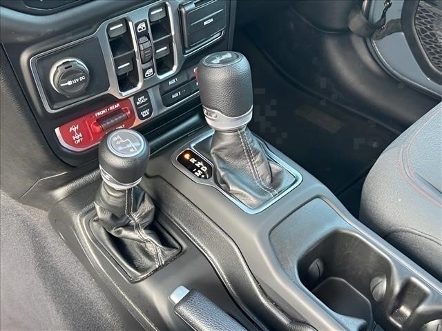 Used 2025 Jeep Wrangler Unlimited Rubicon AWD/4WD image 30