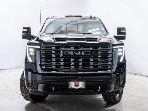 Used 2024 GMC Sierra 2500 Denali Ultimate w/ Max Trailering Package image 9