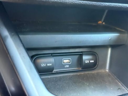 Used 2023 Kia Soul LX w/ LX Technology Package FWD image 28