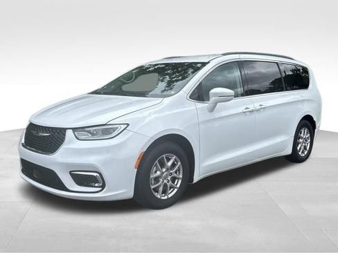 Used 2021 Chrysler Pacifica Touring FWD image 1