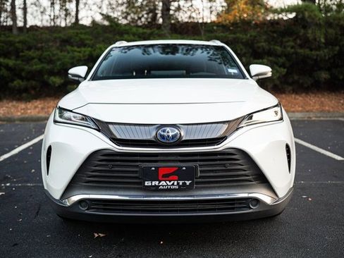 Used 2022 Toyota Venza XLE image 16