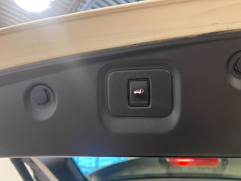 Used 2017 Nissan Pathfinder SL w/ SL Premium Package image 34