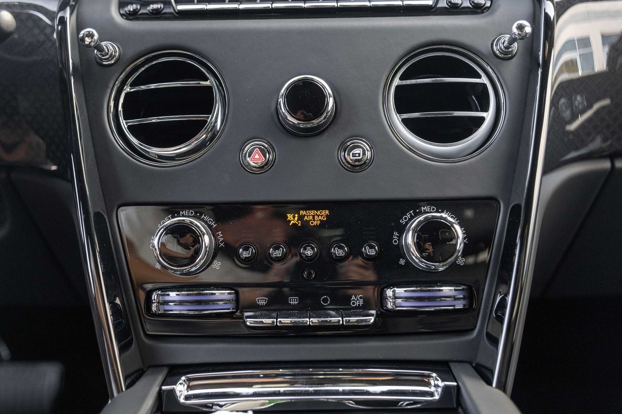 New 2027 Rolls-Royce Cullinan Black Badge AWD/4WD image 31