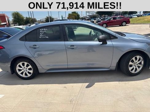 Used 2022 Toyota Corolla LE FWD image 2