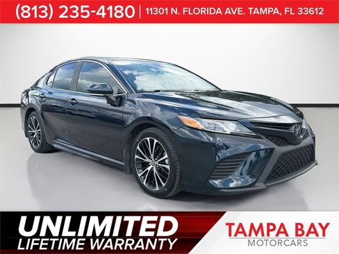 Used 2020 Toyota Camry SE w/ Convenience Package FWD image 1