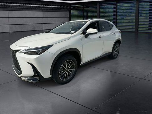 Certified 2025 Lexus NX 250 FWD w/ Towing Package (2000 Lbs) image 4